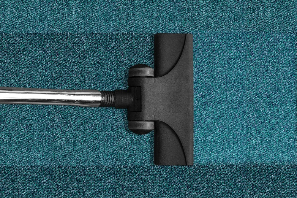 Jak skutecznie wyczyścić dywan?